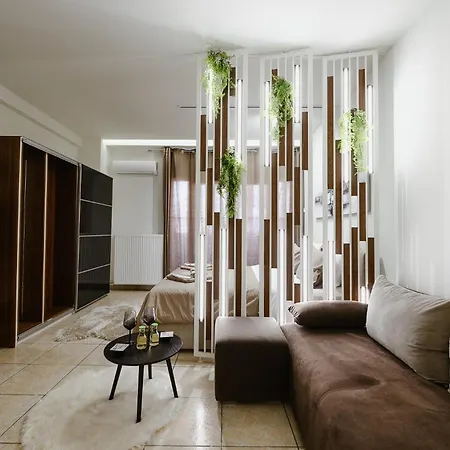 Central Apartments * וולוס
