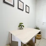 Center Apartment *