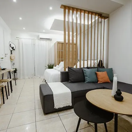 Central Apartments * Volos